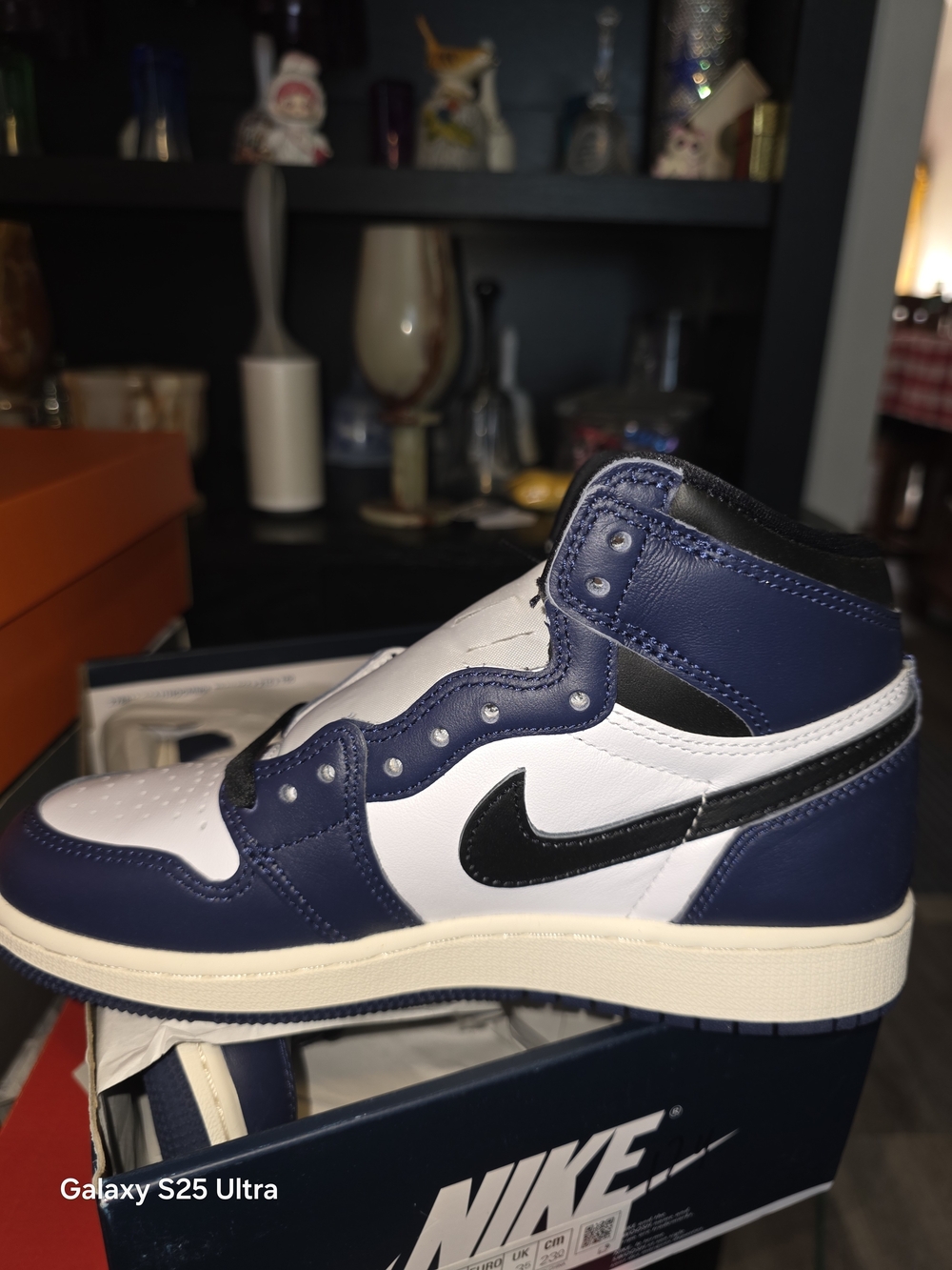 Air Jordan 1 Retro High - White, Navy & Black. New In Box 4Y/5.5W. MFRP: $140